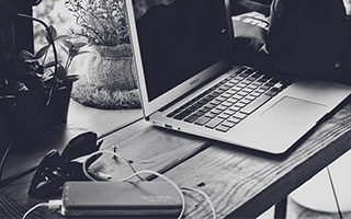 开云-雄鹿鏖战勇士，凯尔·库兹马制霸全场——篮球盛宴背后的精彩瞬间