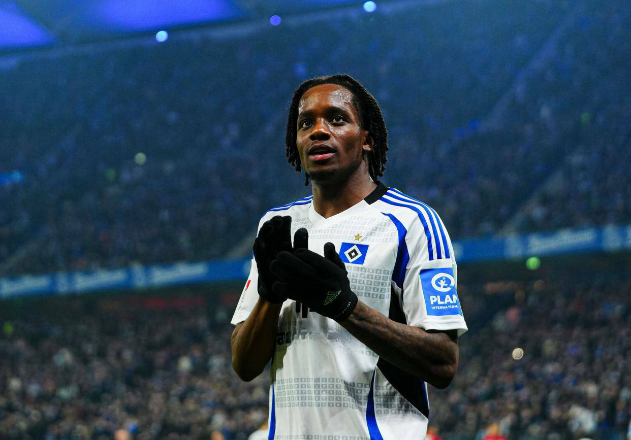 开云体育登录-汉堡中场球员突破射门得分，助球队获胜，振奋人心