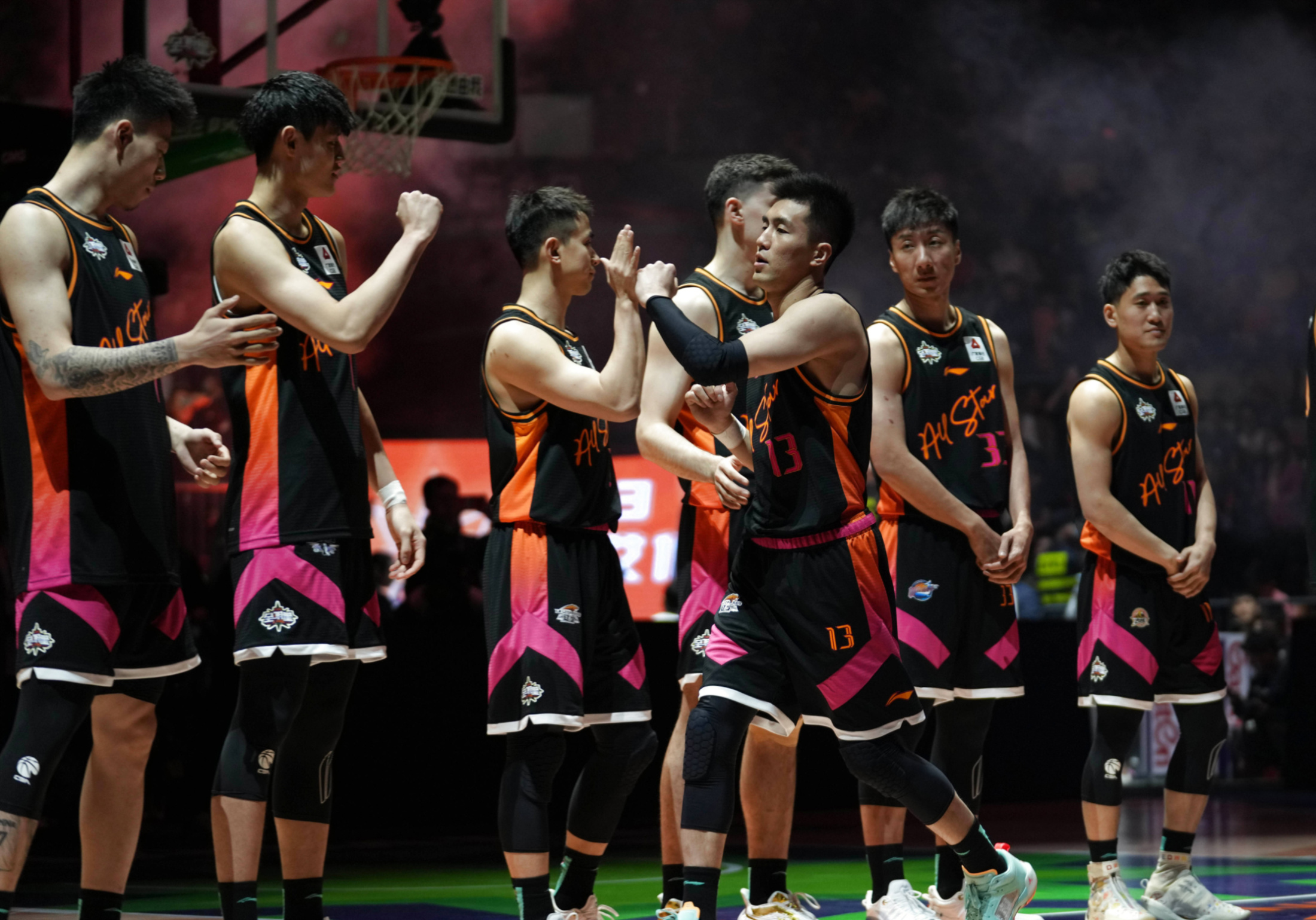 开云下载-豪门对决！CBA上演世纪大战