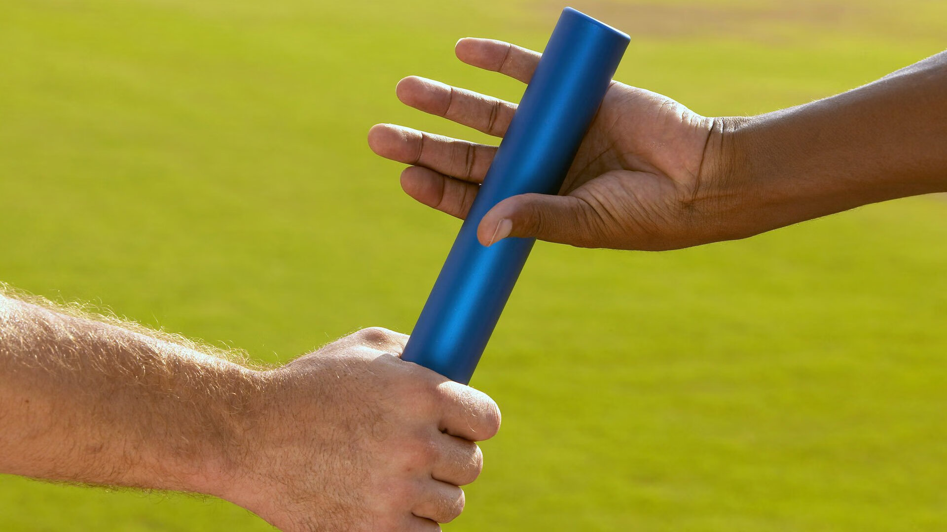 冰与火的交锋，芬兰新星揭幕战绝杀土耳其老将，F1新赛季首战引爆技术革命预言