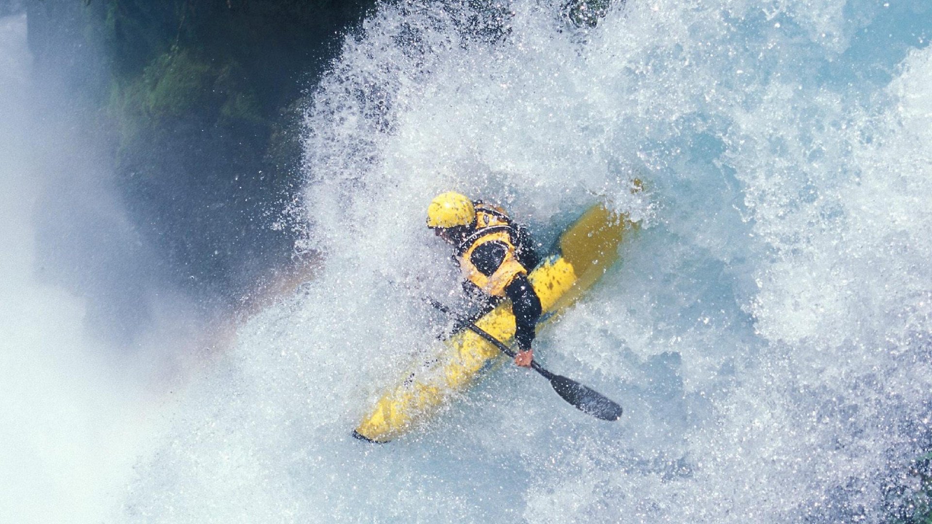 爵士狂飙，雄鹿哀鸣，F1新赛季揭幕战背后的王者归来与体系隐忧
